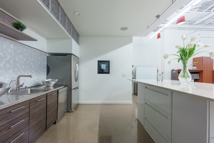 More Photos Of 2210 Blake St, Denver Apartments For Lease