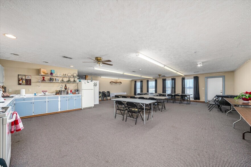 More Photos Of 78 Chestnut Hill Rd, Crossville Freestanding For Sale
