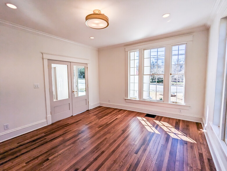 More Photos Of 107 E Park Ave, Greenville Loft Creative Space For Lease