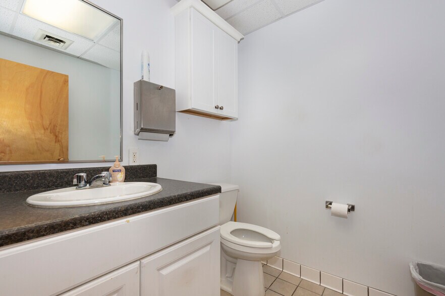 More Photos Of 1355 N Main St, Hampstead Office For Sale