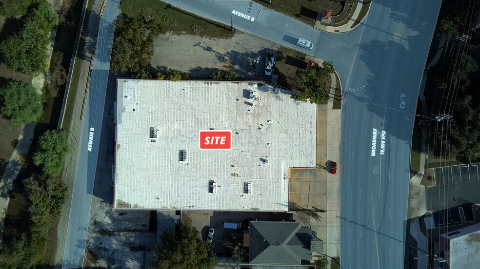 More Photos Of 2625 Broadway St, San Antonio Light Distribution For Lease