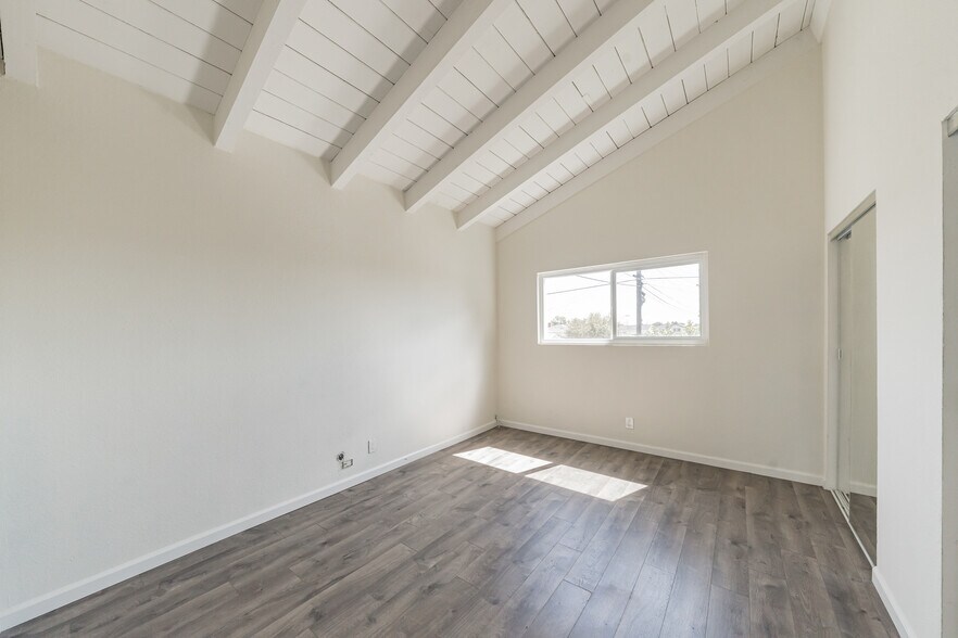 More Photos Of 3759 W 182nd St, Torrance Multifamily For Sale