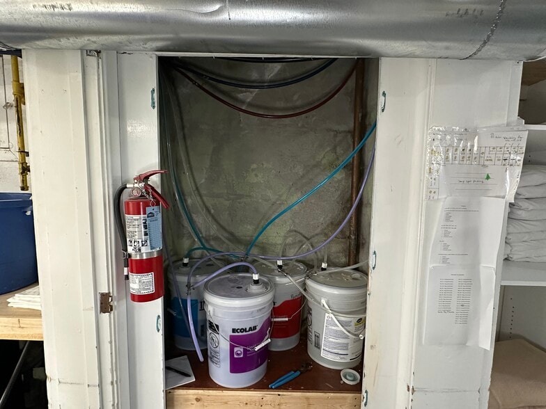 More Photos Of 171 Mission Rd, Wawa Hotel For Sale