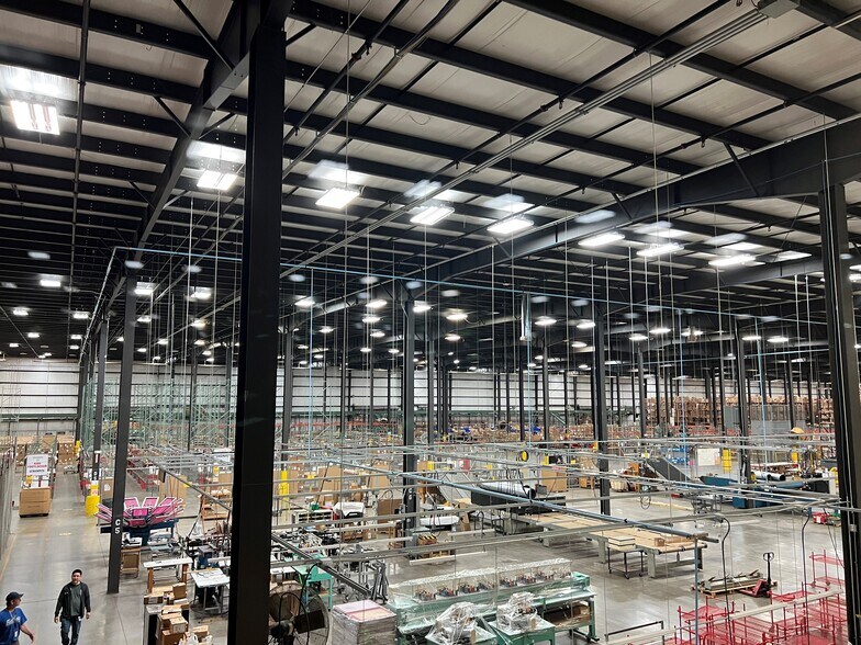 More Photos Of 500 N 72nd Ave, Wausau Distribution For Lease