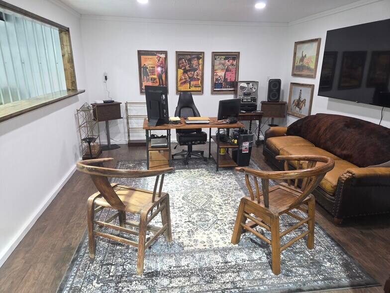 More Photos Of 33302 Sweetgum Ln, Magnolia Warehouse For Sale