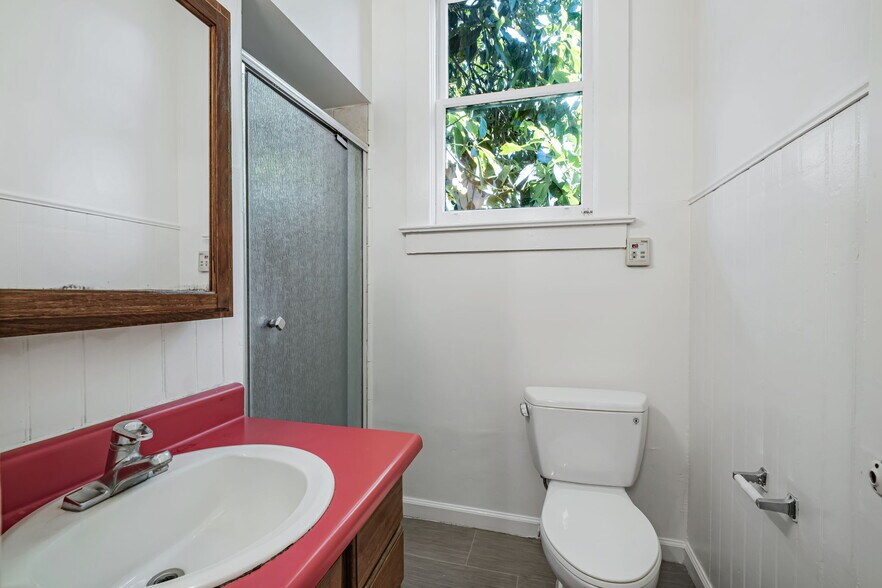 More Photos Of 120 Maple St, Santa Cruz Specialty For Sale
