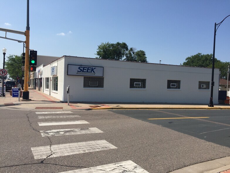 More Photos Of 4056 NE Central Ave, Minneapolis Medical For Lease