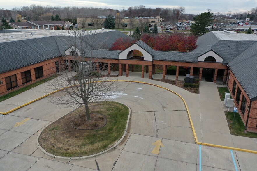 More Photos Of 35050-35054 23 Mile Rd, New Baltimore Medical For Lease
