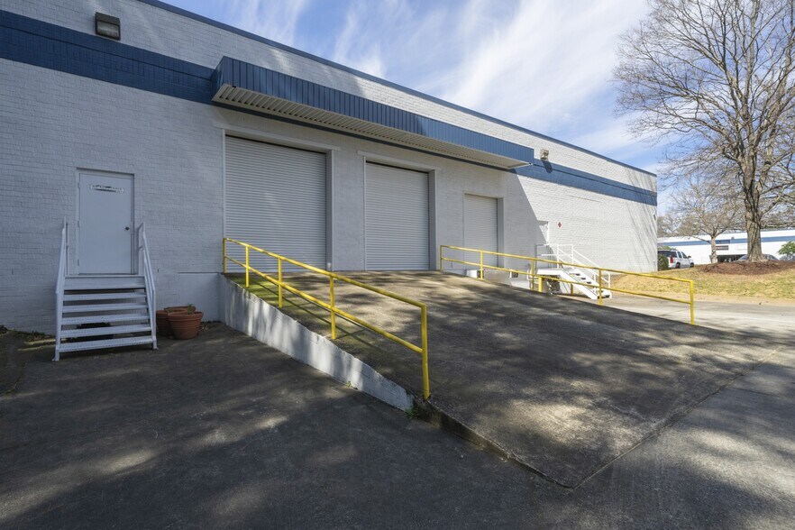 More Photos Of 3062 Kingston Ct SE, Marietta Distribution For Lease