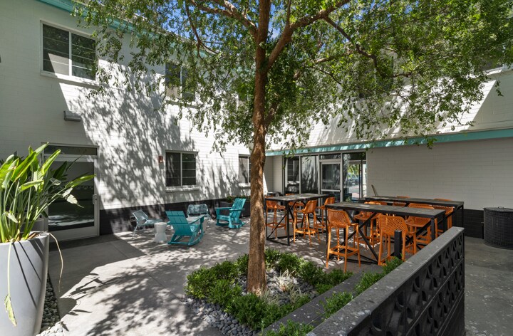 More Photos Of 124 S 6th St, Las Vegas Storefront Retail Office For Lease