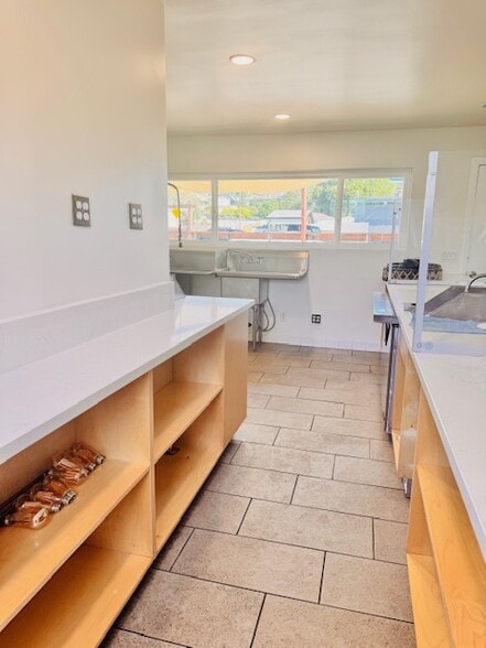 More Photos Of 4204 Rolando Blvd, San Diego Storefront For Lease