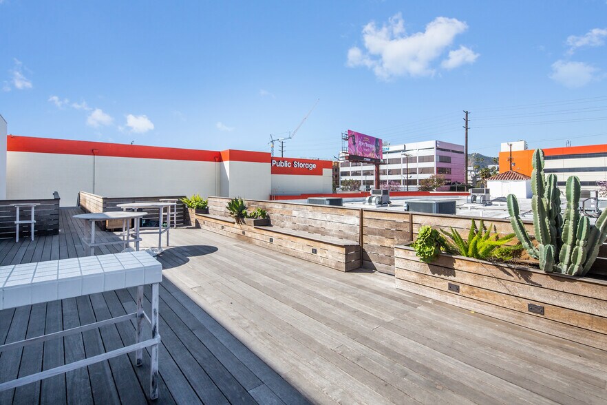 More Photos Of 6820-6830 Santa Monica Blvd, Los Angeles Storefront Retail Office For Sale