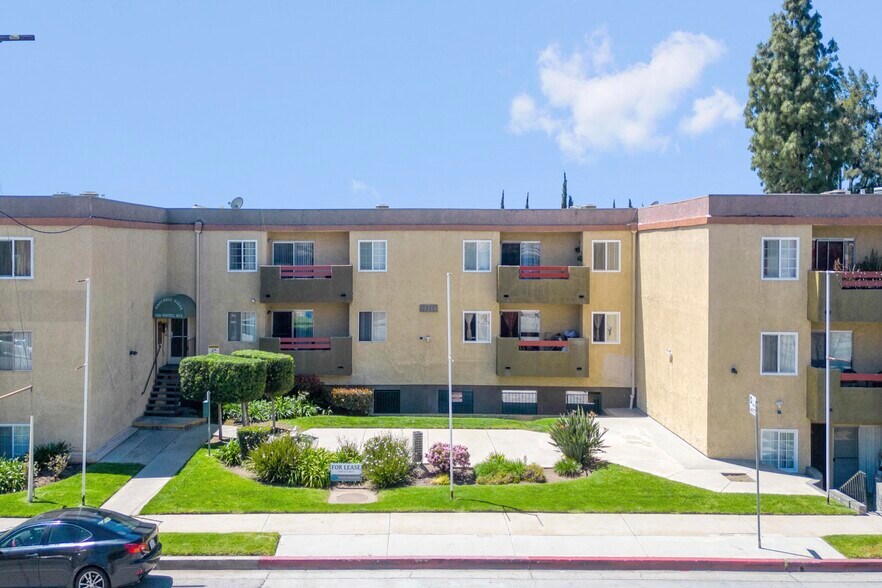 More Photos Of 13266 Foothill Blvd, Sylmar Apartments For Sale