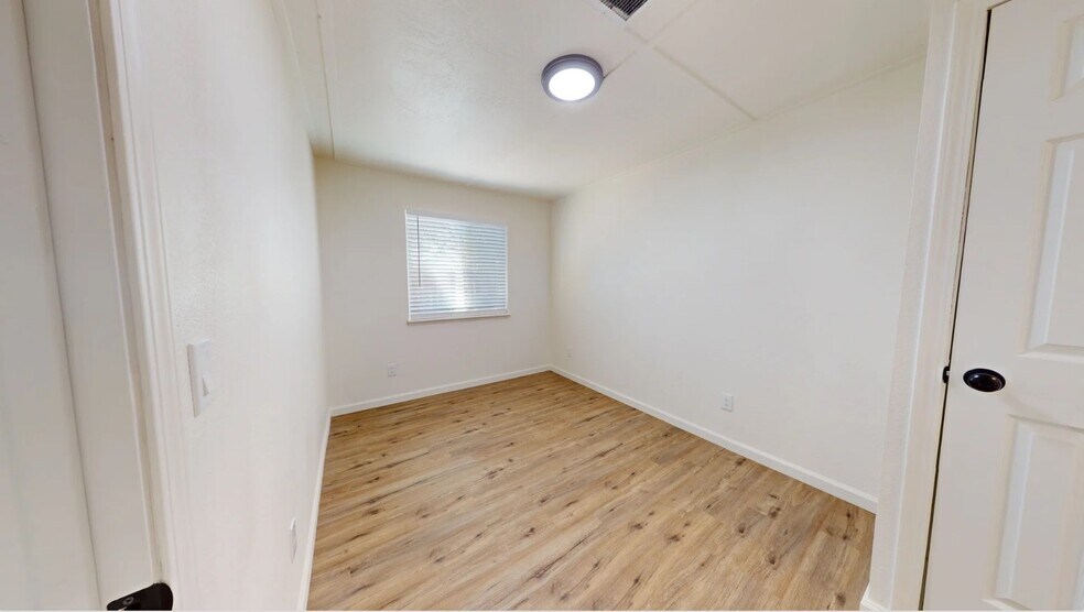 More Photos Of 2715 Twin View Blvd, Shasta Lake Multifamily For Sale