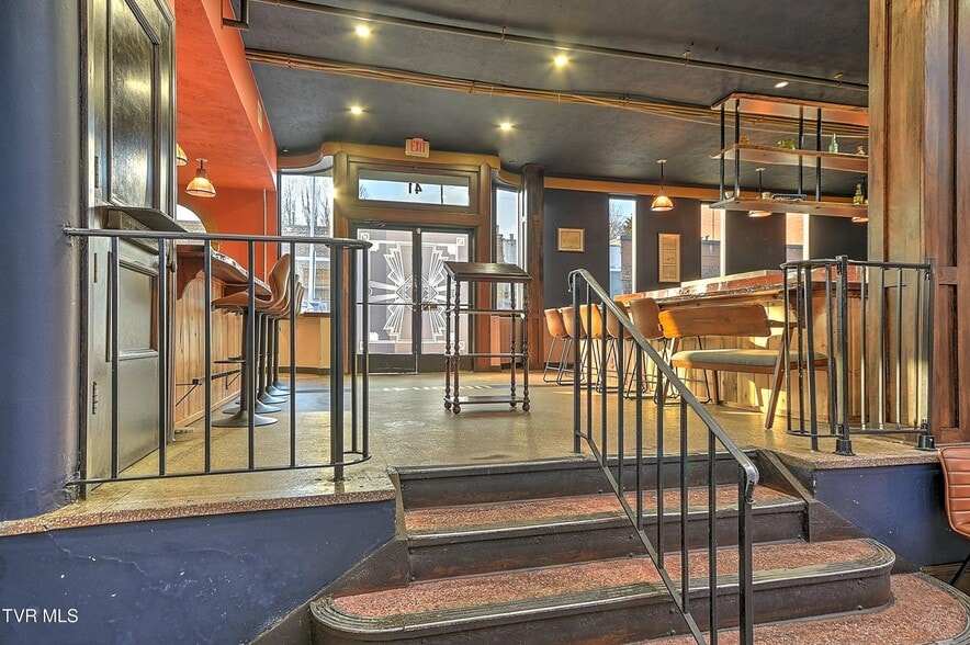 More Photos Of 171 Piedmont Ave, Bristol General Retail For Sale