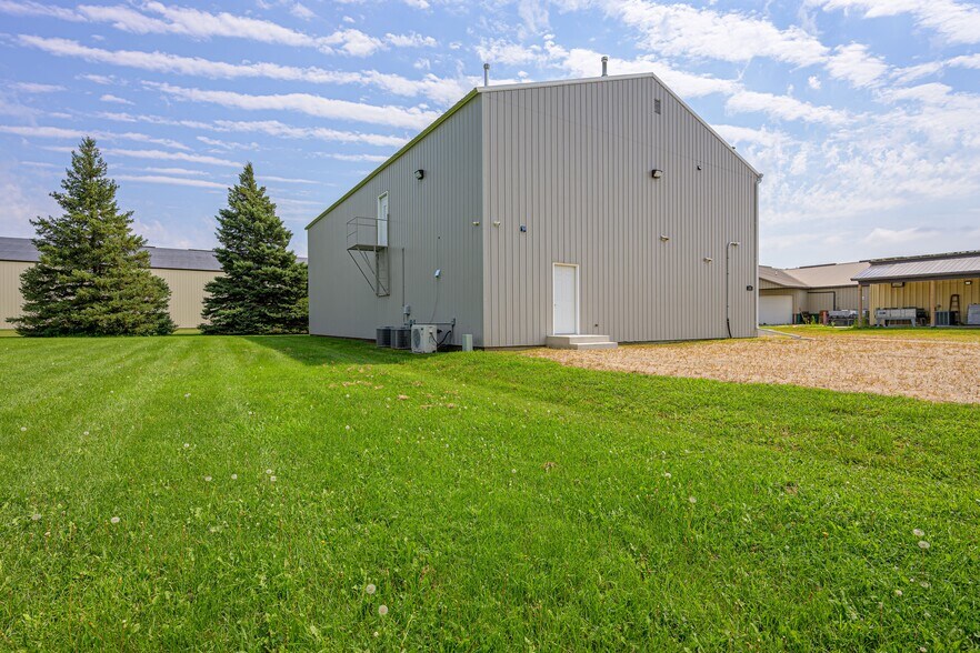 More Photos Of 541 8th E st, Hector Industrial For Sale