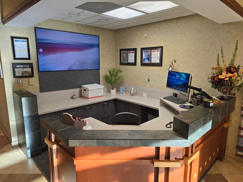 More Photos Of 465 Warren Ave, Longwood Office For Lease