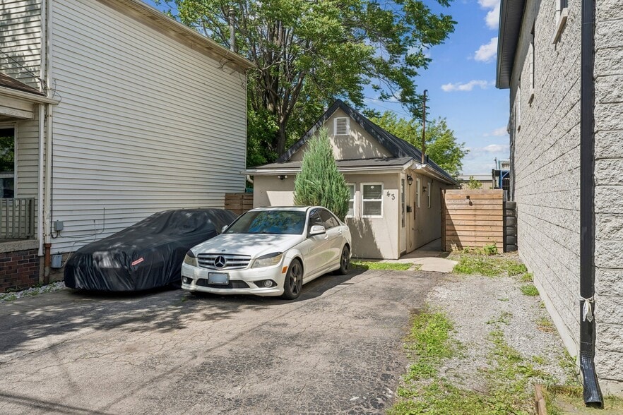 Primary Photo Of 43 Whitfield Av, Hamilton Manufacturing For Sale