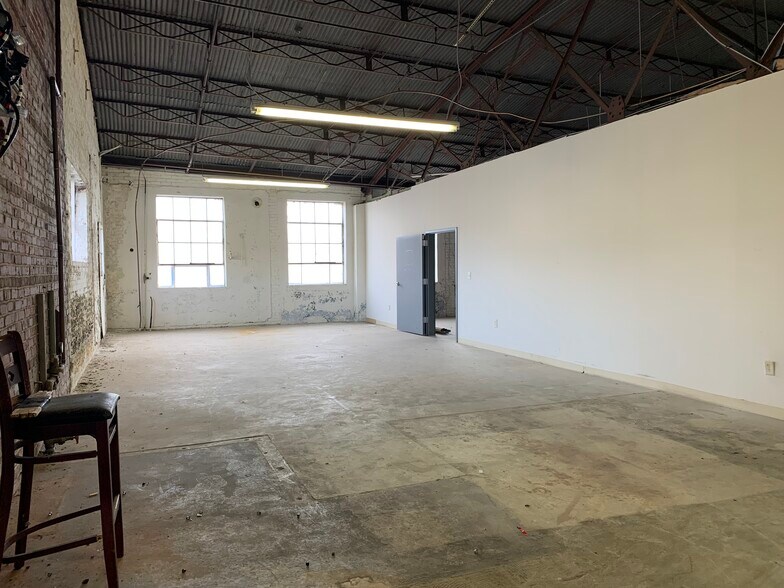 More Photos Of 311 Jesse Jewell Pky, Gainesville Office For Lease