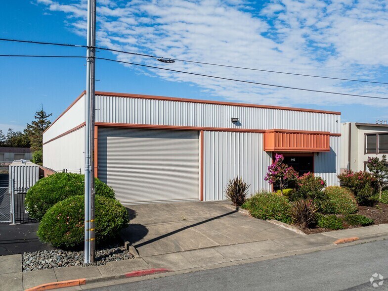 More Photos Of 995 Transport Way, Petaluma Warehouse For Sale