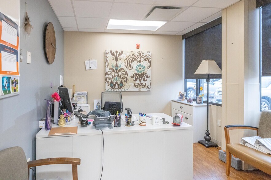 More Photos Of 41 Oakland Rd, Asheville Medical For Sale