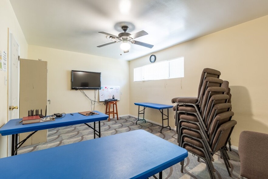 More Photos Of 10335 La Tuna Canyon Rd, Sun Valley Schools For Sale