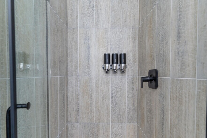 More Photos Of 1107 N Broadway, Santa Maria Hotel For Sale