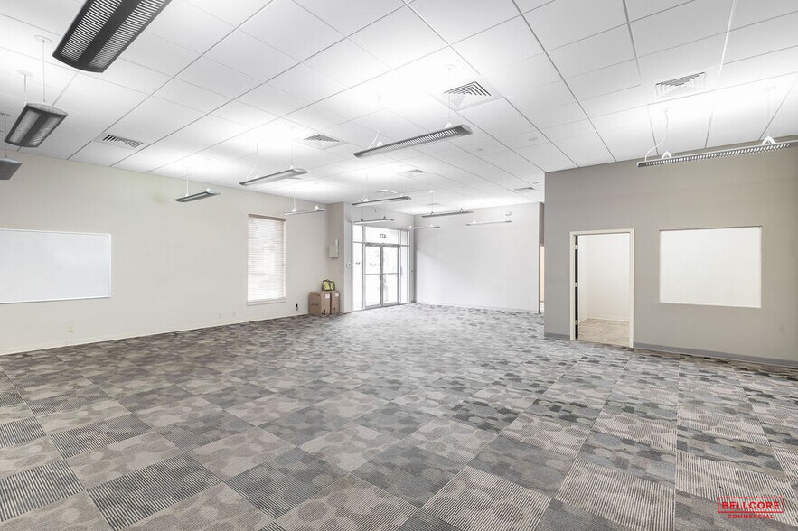 More Photos Of 427 Garden St, Pensacola General Retail For Lease