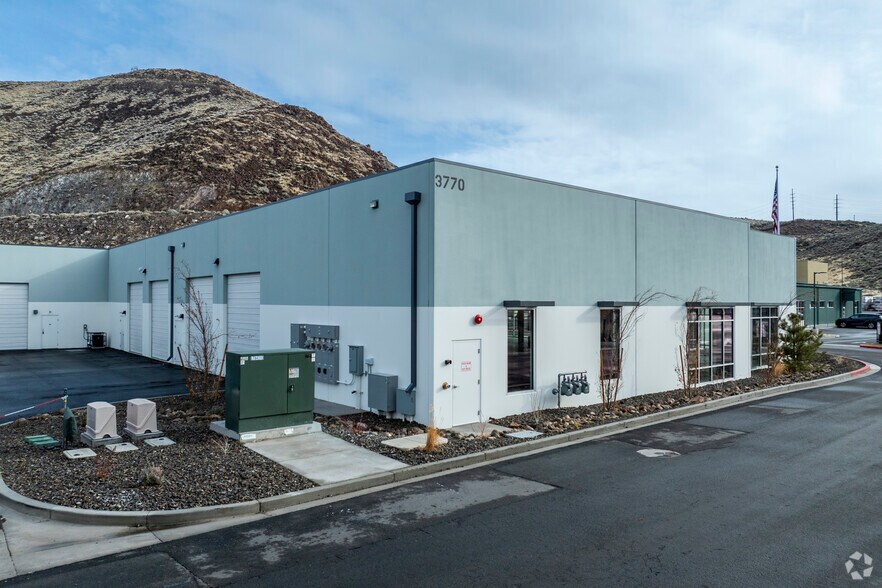 More Photos Of 3770 Barron Way, Reno Warehouse For Lease