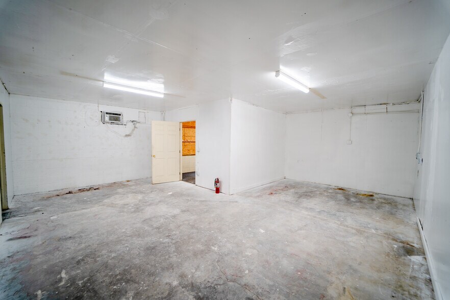 More Photos Of 1525 W El Segundo Blvd, Compton Warehouse For Sale