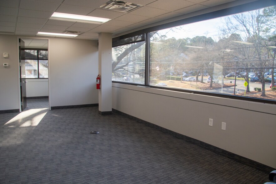 More Photos Of 1600 E Franklin St, Chapel Hill Medical For Sale