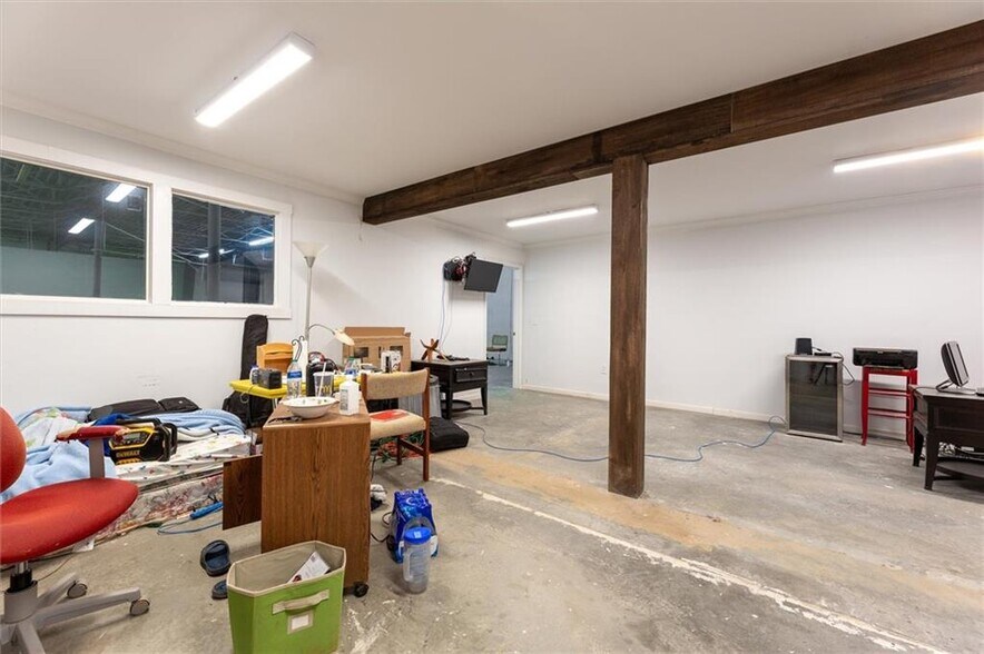 More Photos Of 306 US 123 Byp, Seneca Manufacturing For Lease
