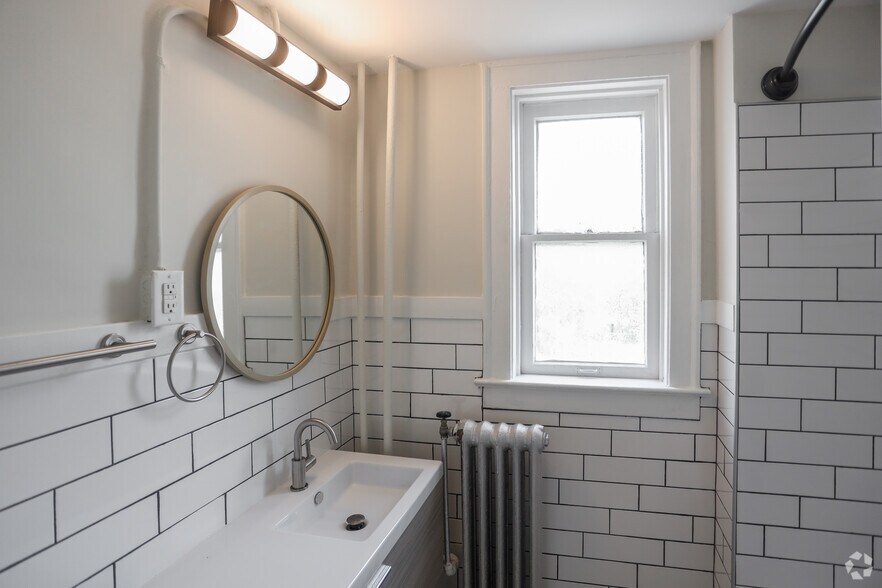 More Photos Of 111 E 16th St, Indianapolis Apartments For Lease