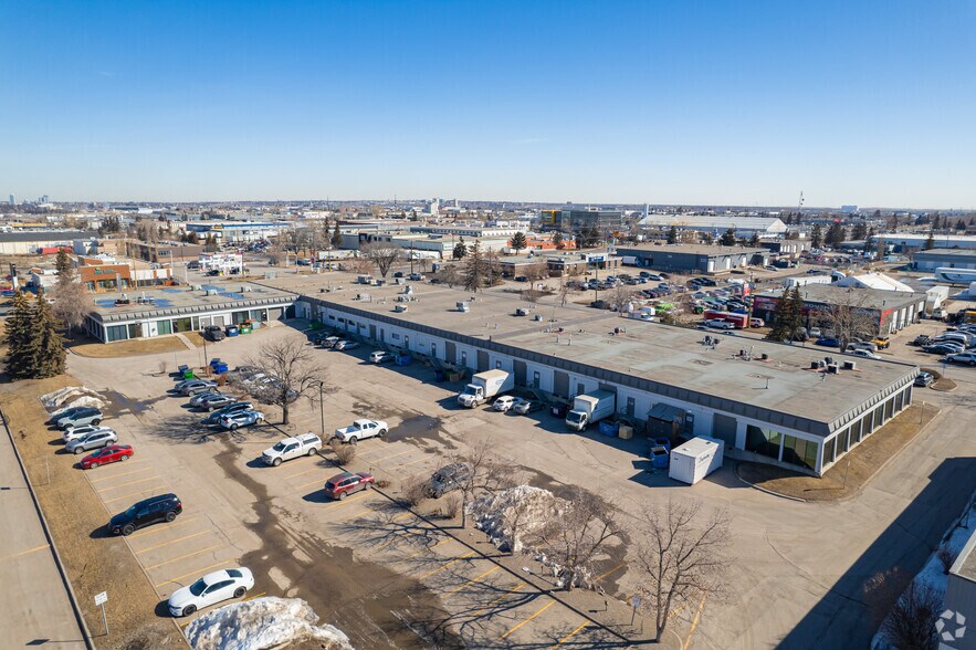 More Photos Of 5901-5923 3rd St SE, Calgary Light Distribution For Lease