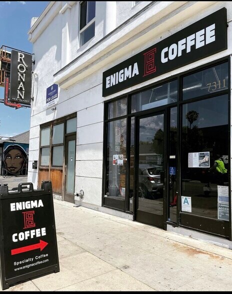 More Photos Of 7309-7315 Melrose Ave, Los Angeles Restaurant For Lease