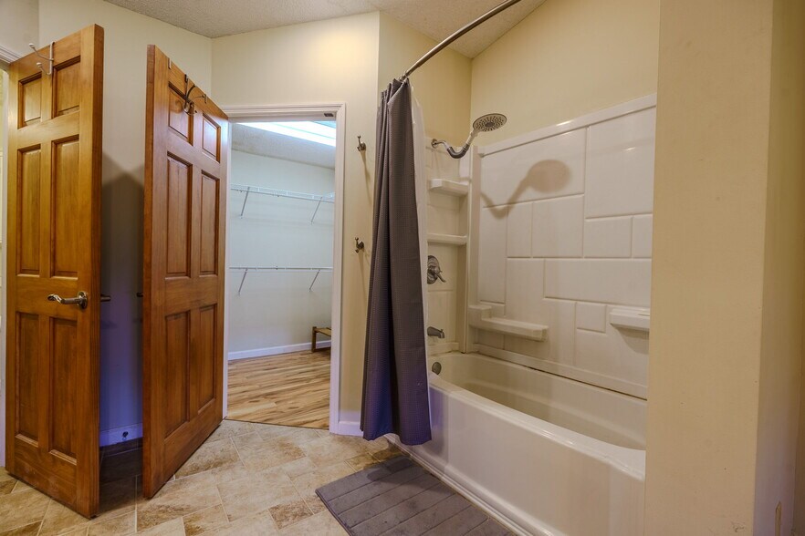 More Photos Of 6720 Erie Rd, Sweetwater Lodge Meeting Hall For Sale