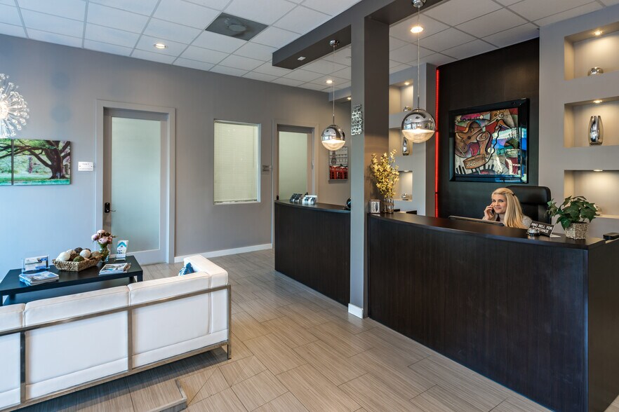 More Photos Of 1946 Tyler St, Hollywood Office For Lease