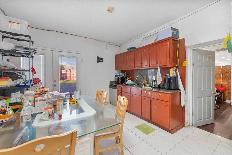 More Photos Of 3500 Mobile Hwy, Pensacola Freestanding For Sale