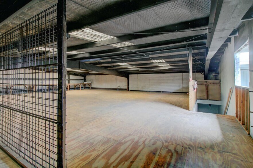 More Photos Of 4055 Old Dowlen Rd, Beaumont Warehouse For Sale