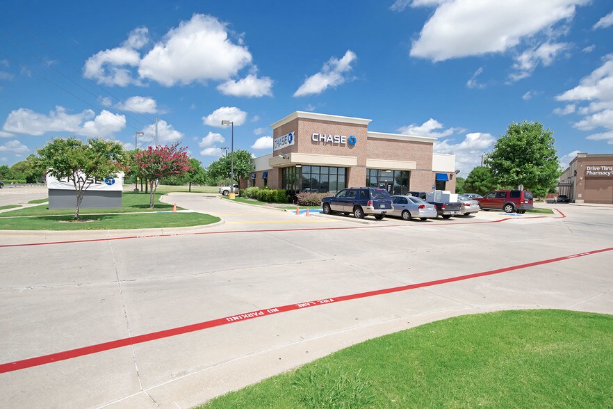 More Photos Of 2601-2655 Arapaho Rd, Garland Unknown For Lease