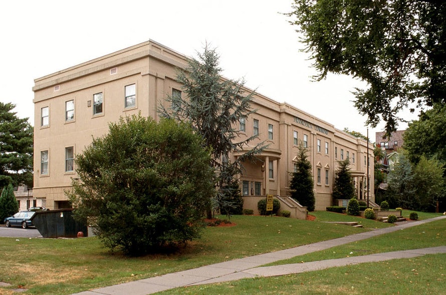 More Photos Of 199 Broad St, Bloomfield Medical For Lease