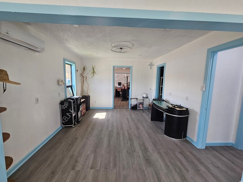 More Photos Of 406 W Church St, Carlsbad Freestanding For Lease