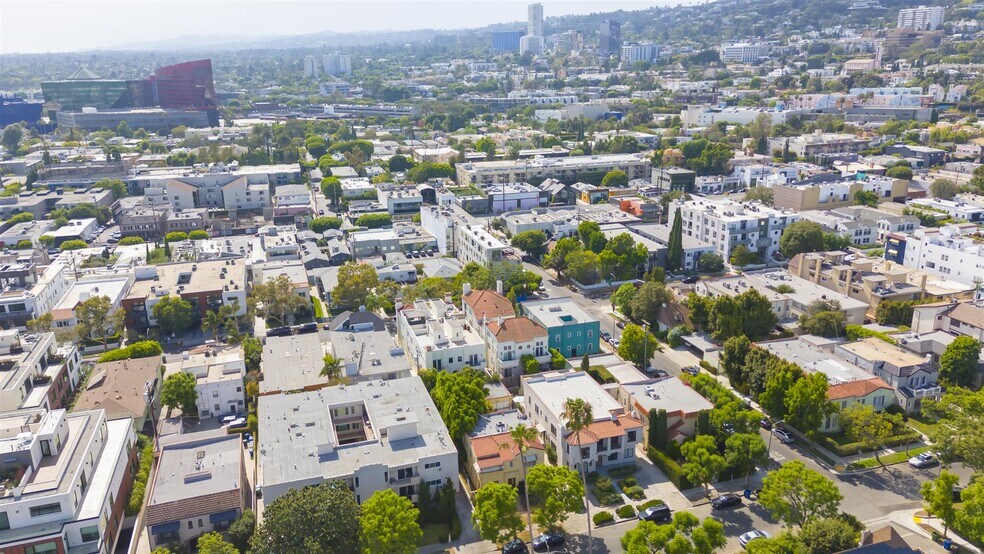 More Photos Of 745 N Croft Ave, Los Angeles Apartments For Sale