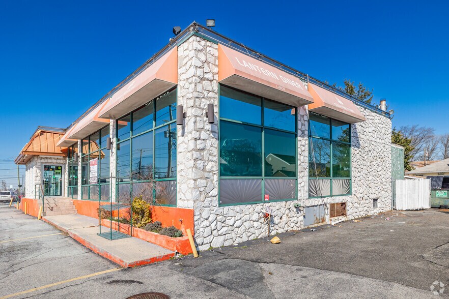 More Photos Of 564 Hempstead Tpke, West Hempstead General Retail For Sale