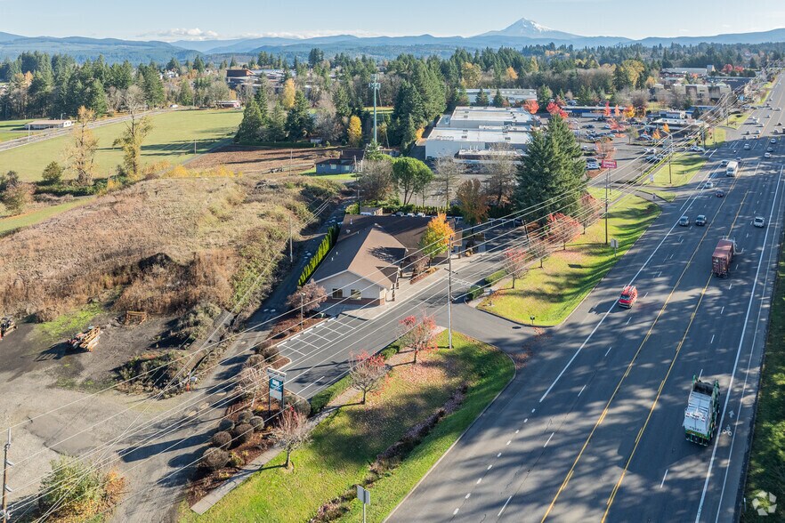 More Photos Of 36645 Hwy 26, Sandy Office For Lease