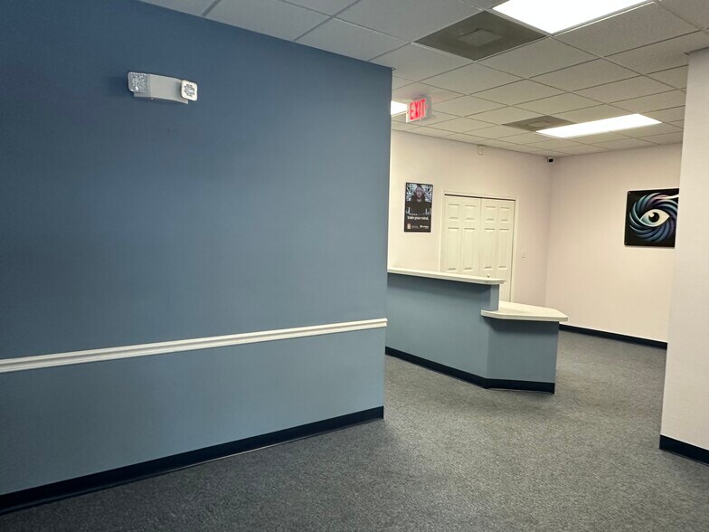 More Photos Of 214 Pasadena Ave S, Saint Petersburg Office For Lease