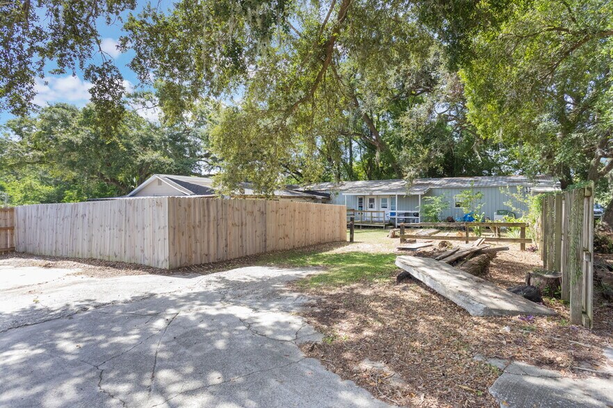 More Photos Of 300 N Dixie Ave, Fruitland Park Self Storage For Sale