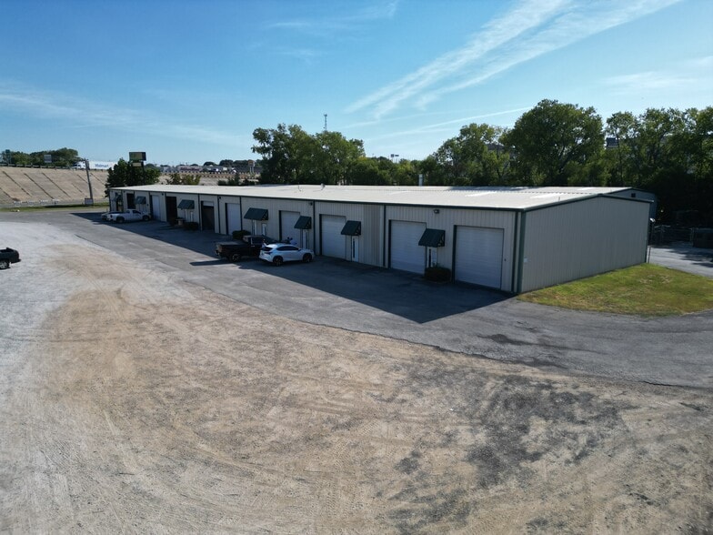 More Photos Of 221 W Interstate 20, Weatherford Warehouse For Lease