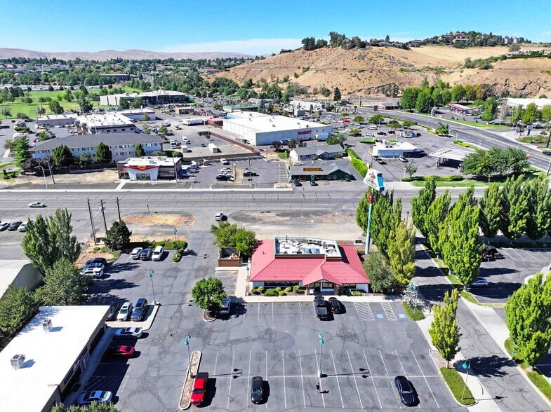More Photos Of 1401 Lakeside Ct, Yakima Restaurant For Lease