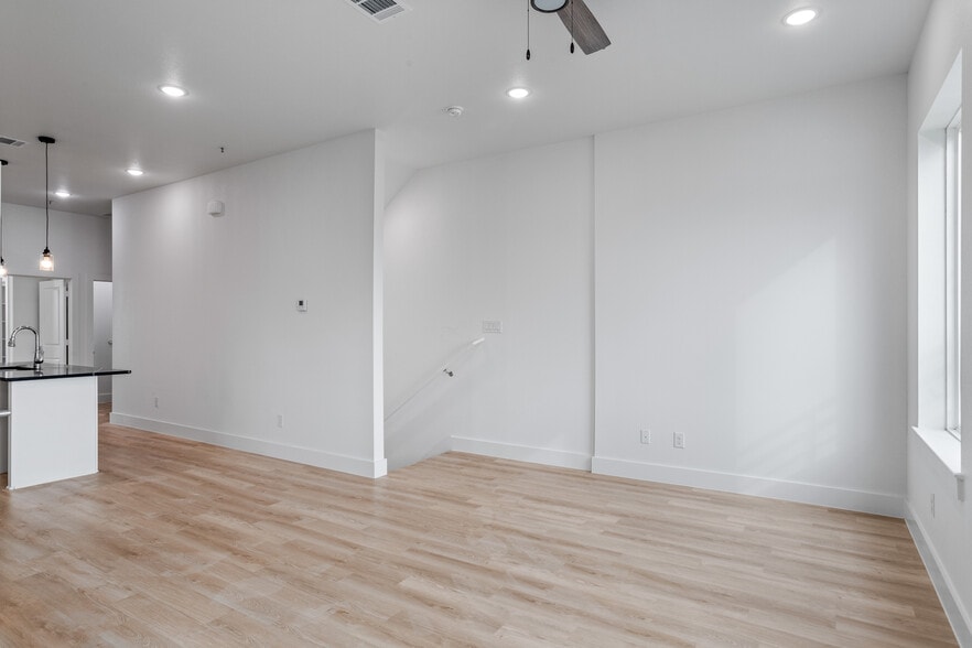 More Photos Of , Fort Worth Multifamily For Sale